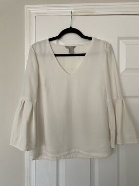 H&M Women's Cream V-Neck Bell Sleeve Top, Small